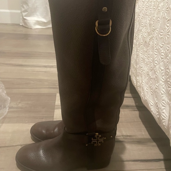 Tory Burch Brown Heeled Boots - Picture 7 of 17